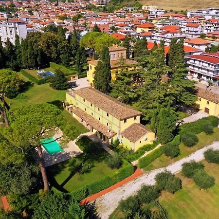 Agriturismo Villa Irelli Castellalto Buitenkant foto