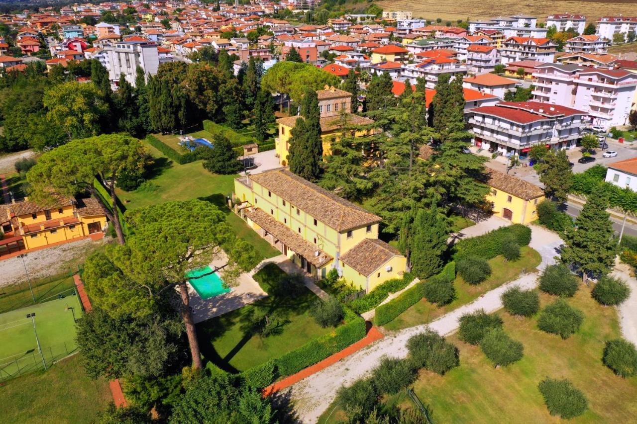 Agriturismo Villa Irelli Castellalto Buitenkant foto